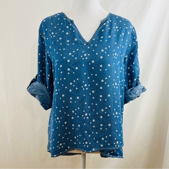 Neiman Marcus 3/4 Sleeve Chambray Blouse with Star Print/Asymmetrical Hem - Picture 3 of 16